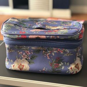 Yumi Kim toiletries bag